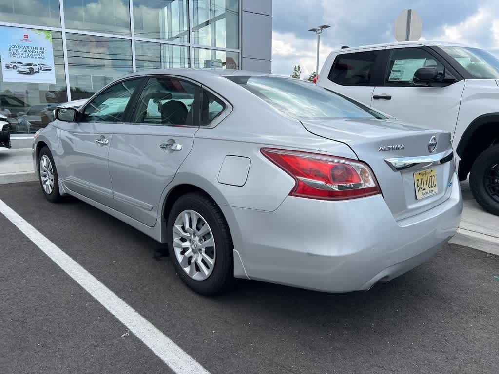 Thumbnail: 2013 Nissan Altima - 4