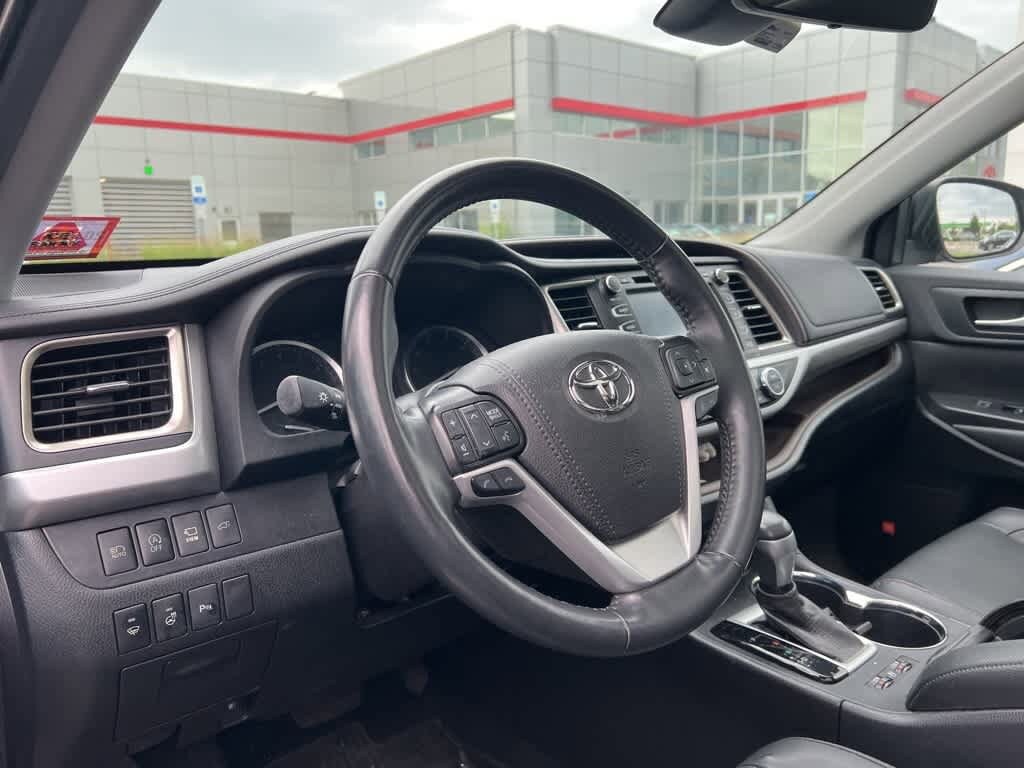 Thumbnail: 2019 Toyota Highlander - 13