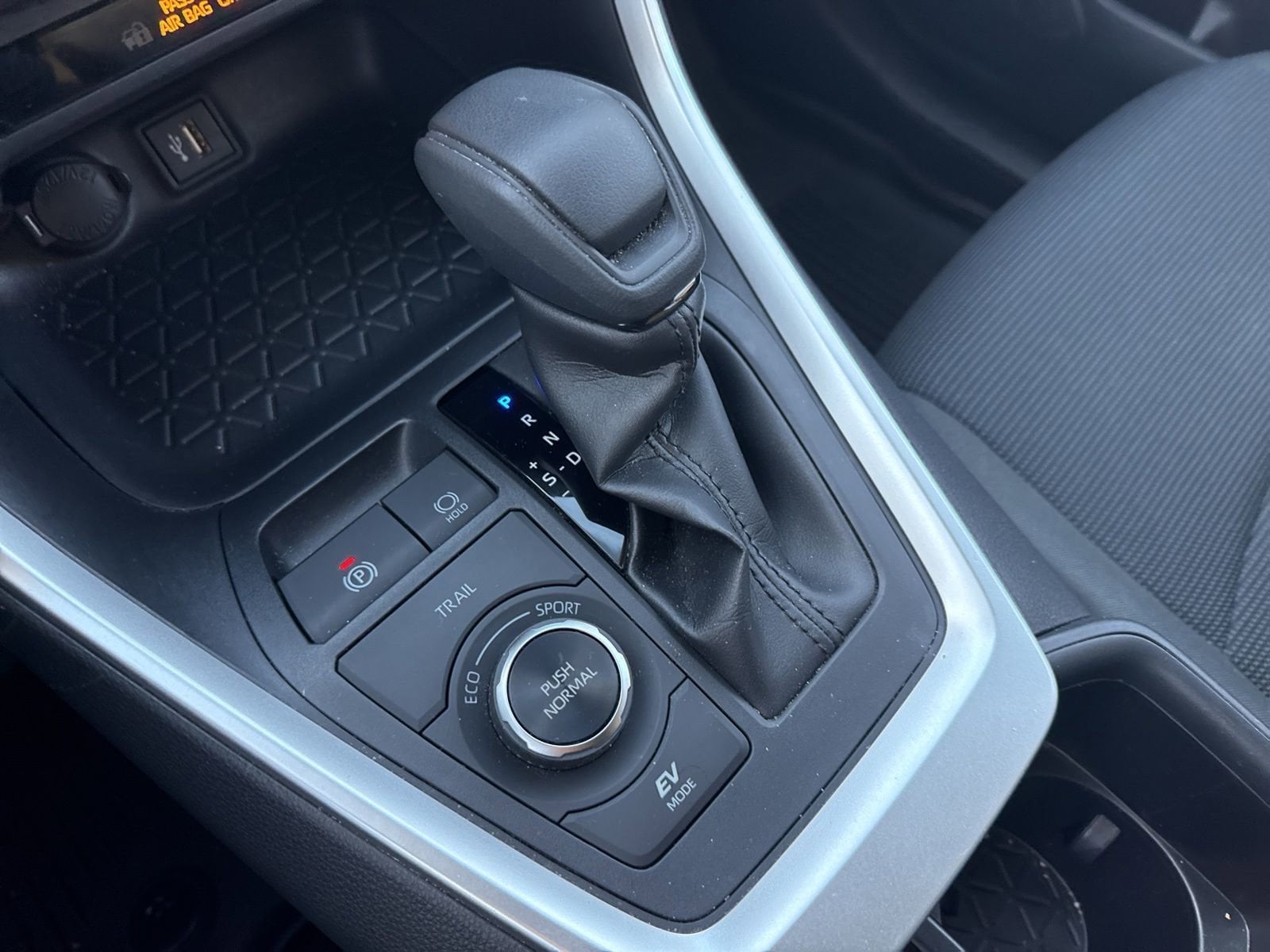 Thumbnail: 2023 Toyota RAV4 - 29