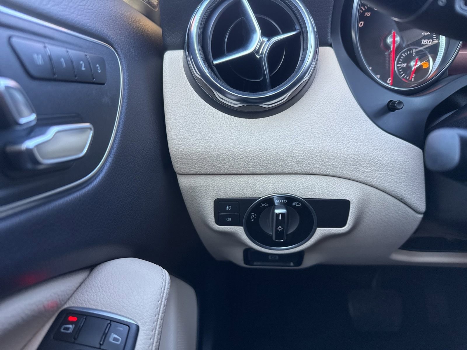 Thumbnail: 2018 Mercedes-Benz GLA - 29