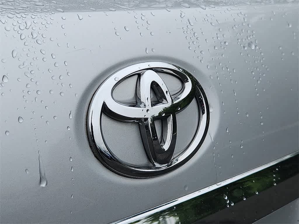 Thumbnail: 2010 Toyota Yaris - 33