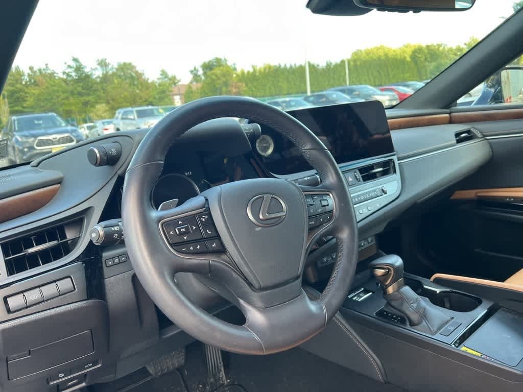 Thumbnail: 2024 Lexus ES - 15