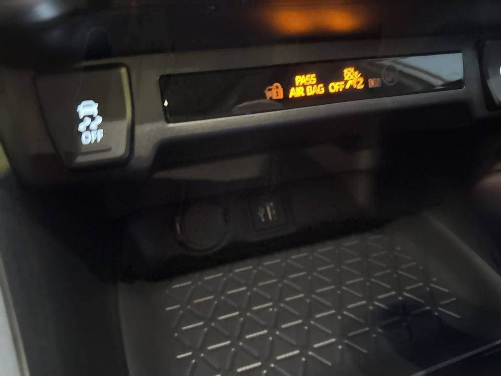Thumbnail: 2024 Toyota RAV4 - 28