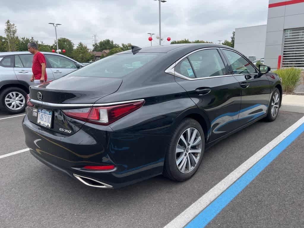 Thumbnail: 2020 Lexus ES - 3