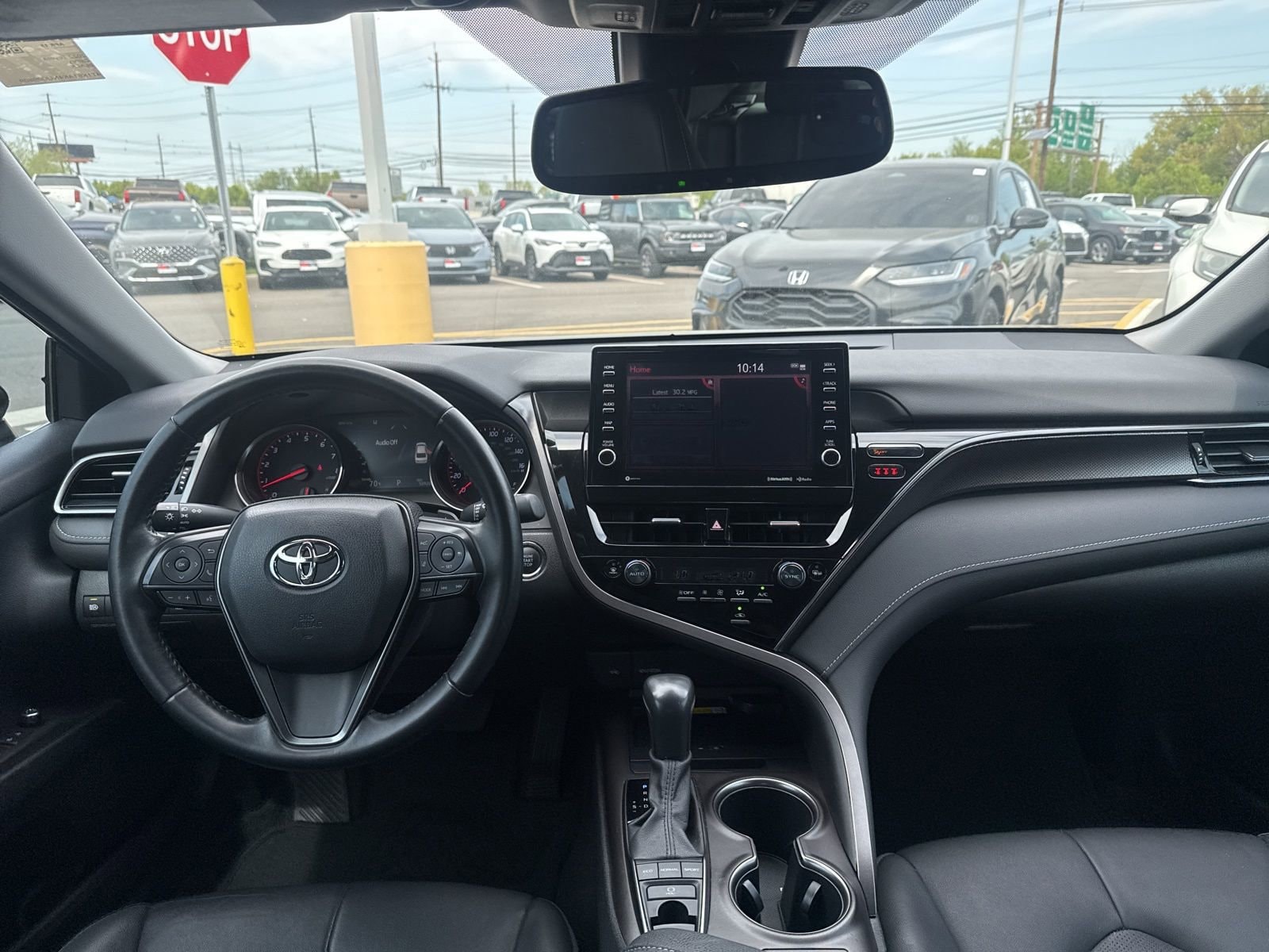 Thumbnail: 2022 Toyota Camry - 24