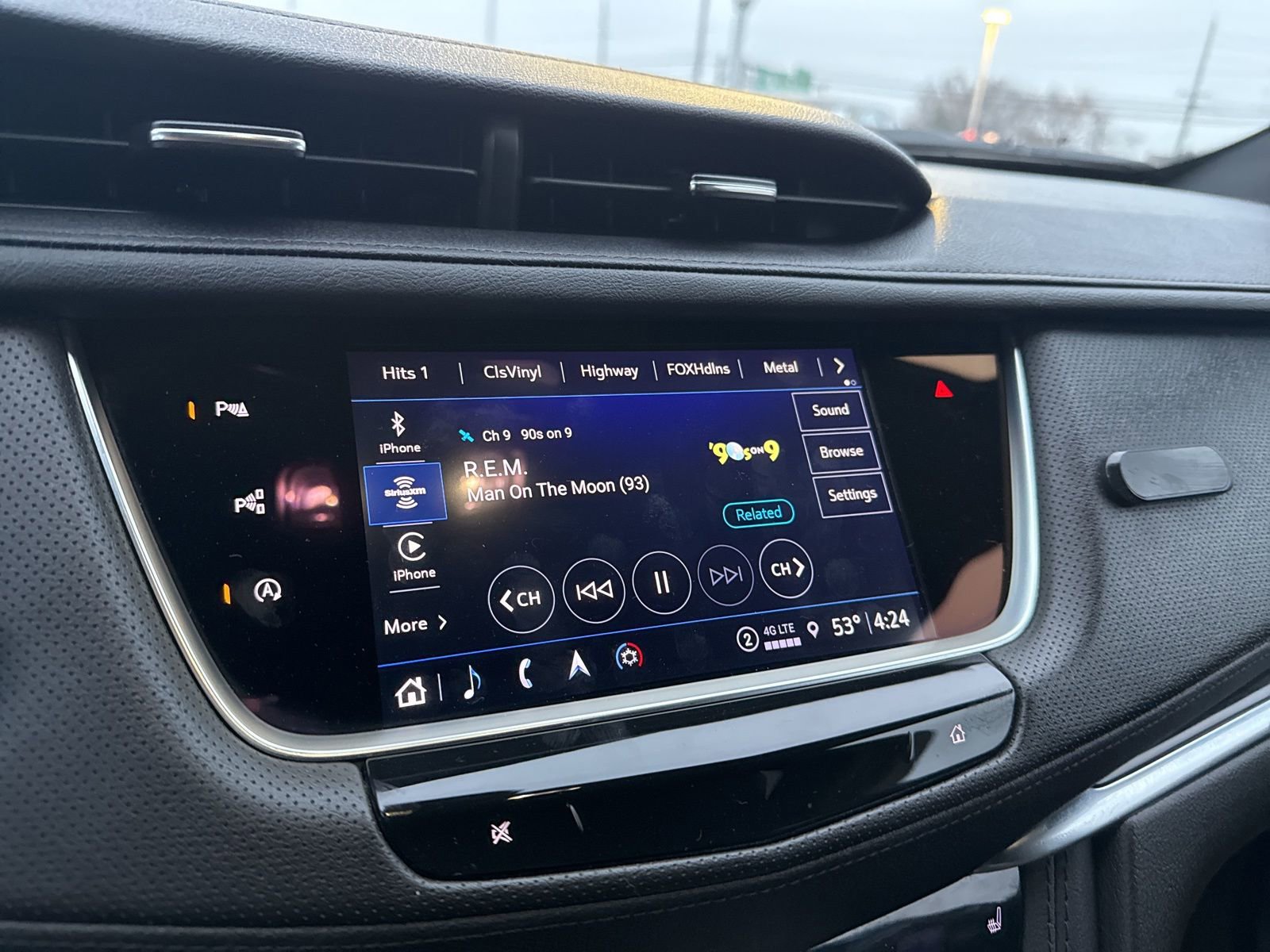 Thumbnail: 2023 Cadillac XT5 - 30