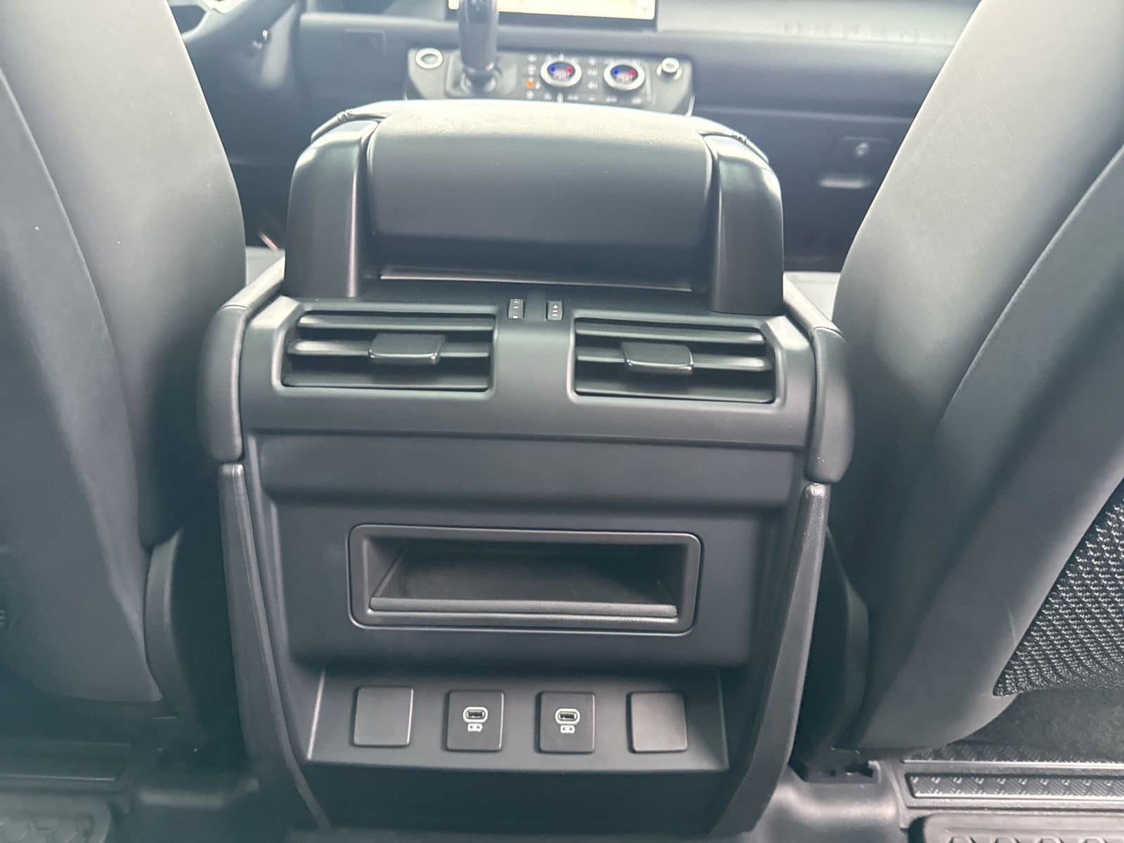 Thumbnail: 2025 Land Rover Defender - 33