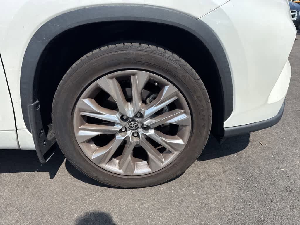 Thumbnail: 2020 Toyota Highlander - 15