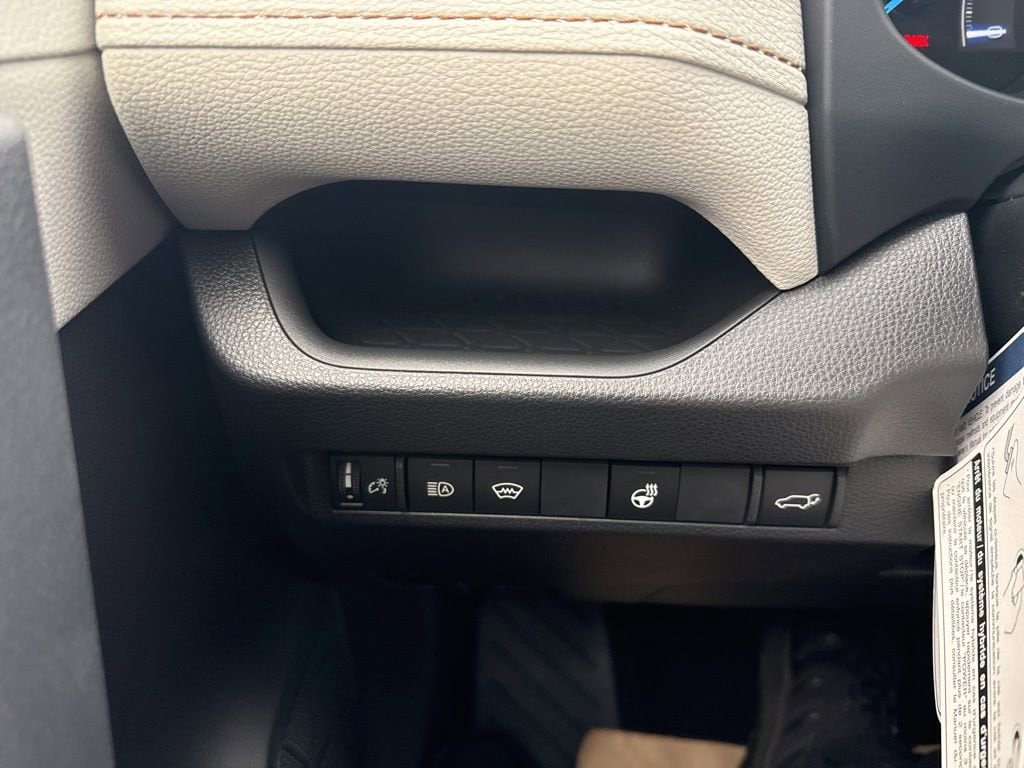 Thumbnail: 2025 Toyota RAV4 - 25