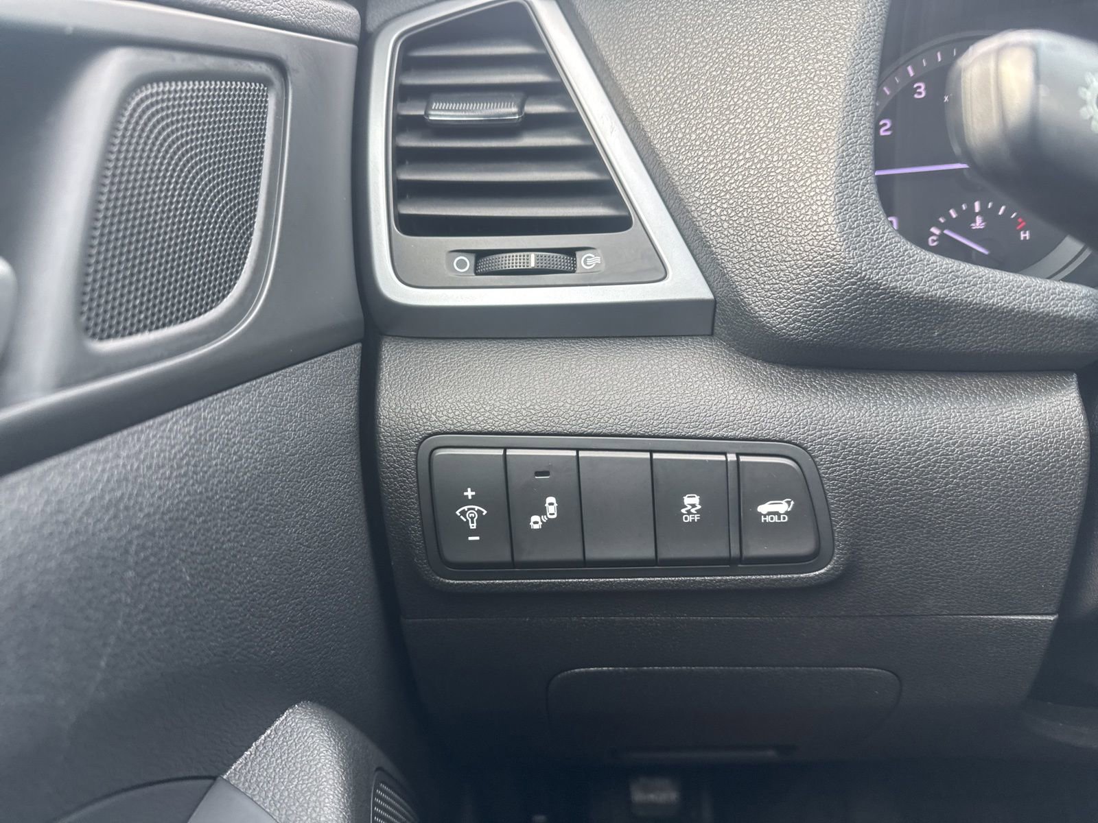 Thumbnail: 2017 Hyundai Tucson - 32