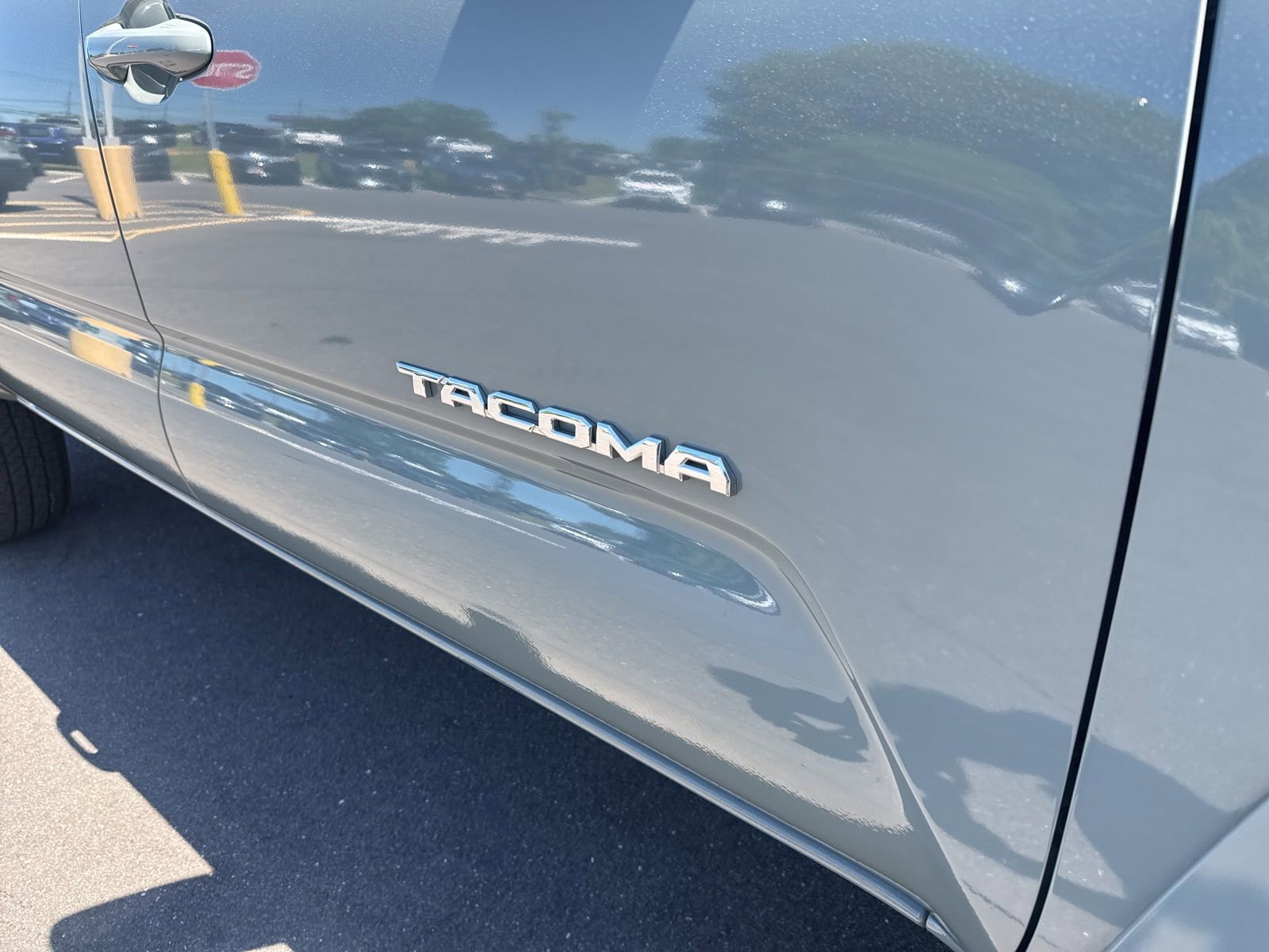 Thumbnail: 2023 Toyota Tacoma - 17