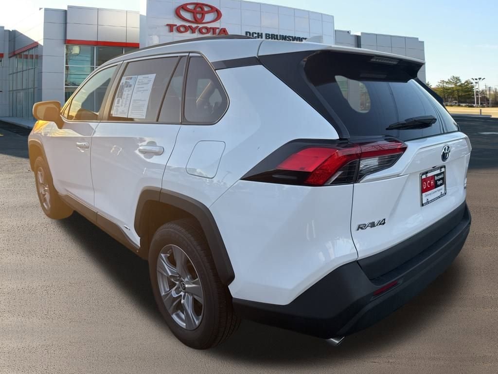 Thumbnail: 2022 Toyota RAV4 - 13