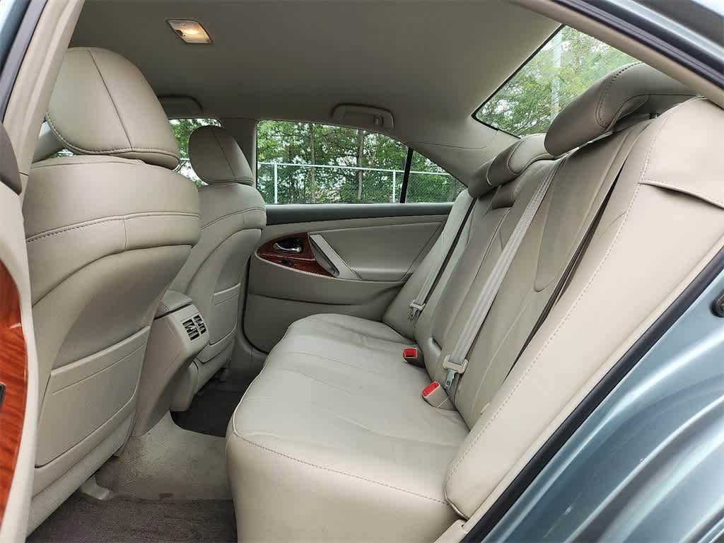 Thumbnail: 2011 Toyota Camry - 16