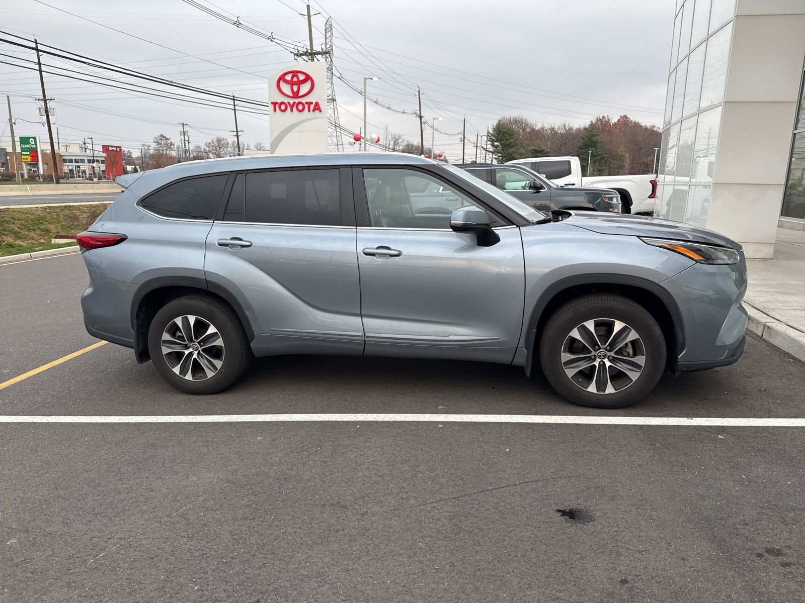 2023 Toyota Highlander Limited Platinum XLE XSE photo 3