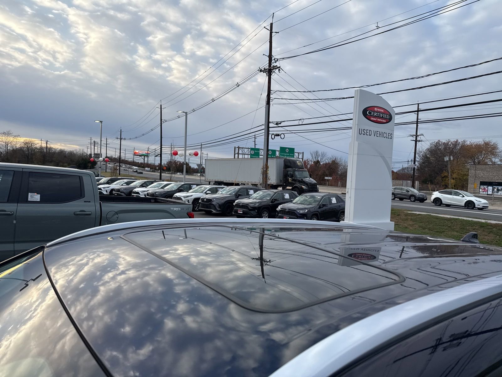 Thumbnail: 2022 Toyota Highlander - 27