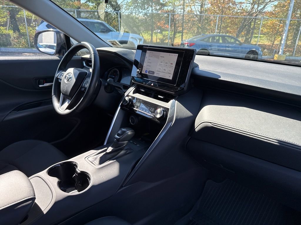 Thumbnail: 2023 Toyota Venza - 20