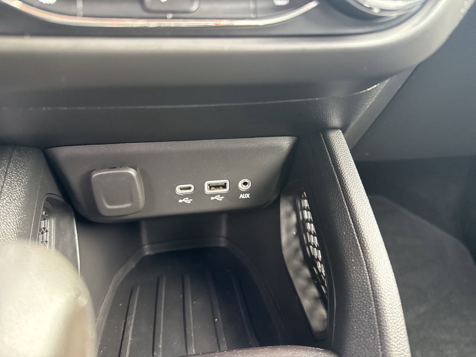 Thumbnail: 2023 Chevrolet TrailBlazer - 33