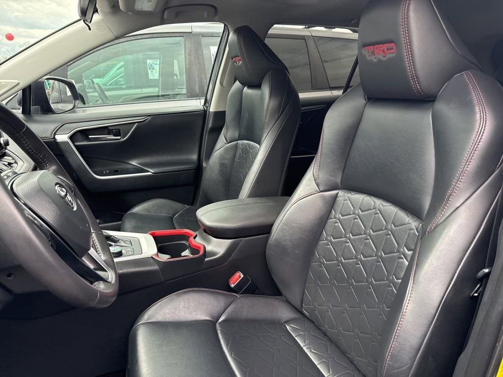 Thumbnail: 2020 Toyota RAV4 - 26