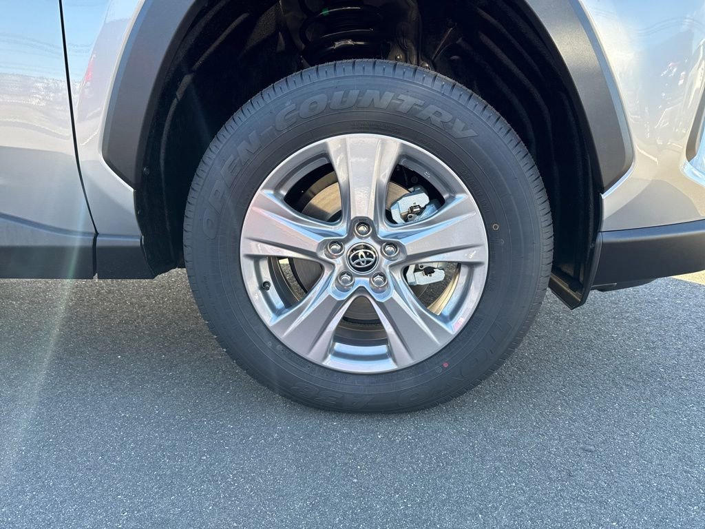 Thumbnail: 2025 Toyota RAV4 - 8