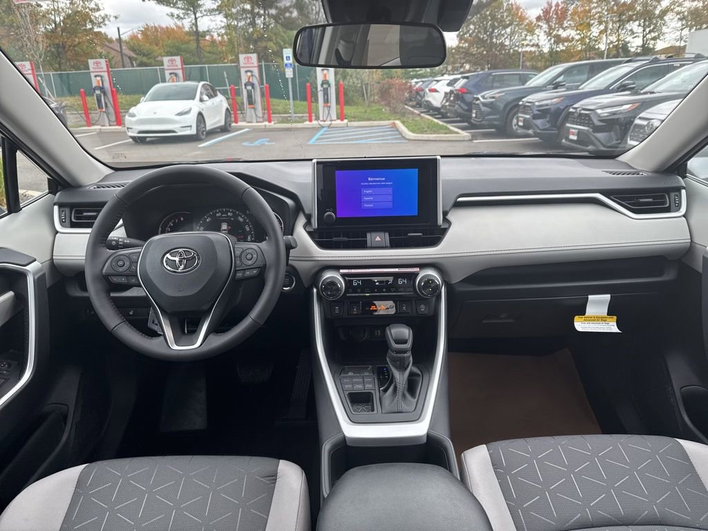 Thumbnail: 2025 Toyota RAV4 - 17