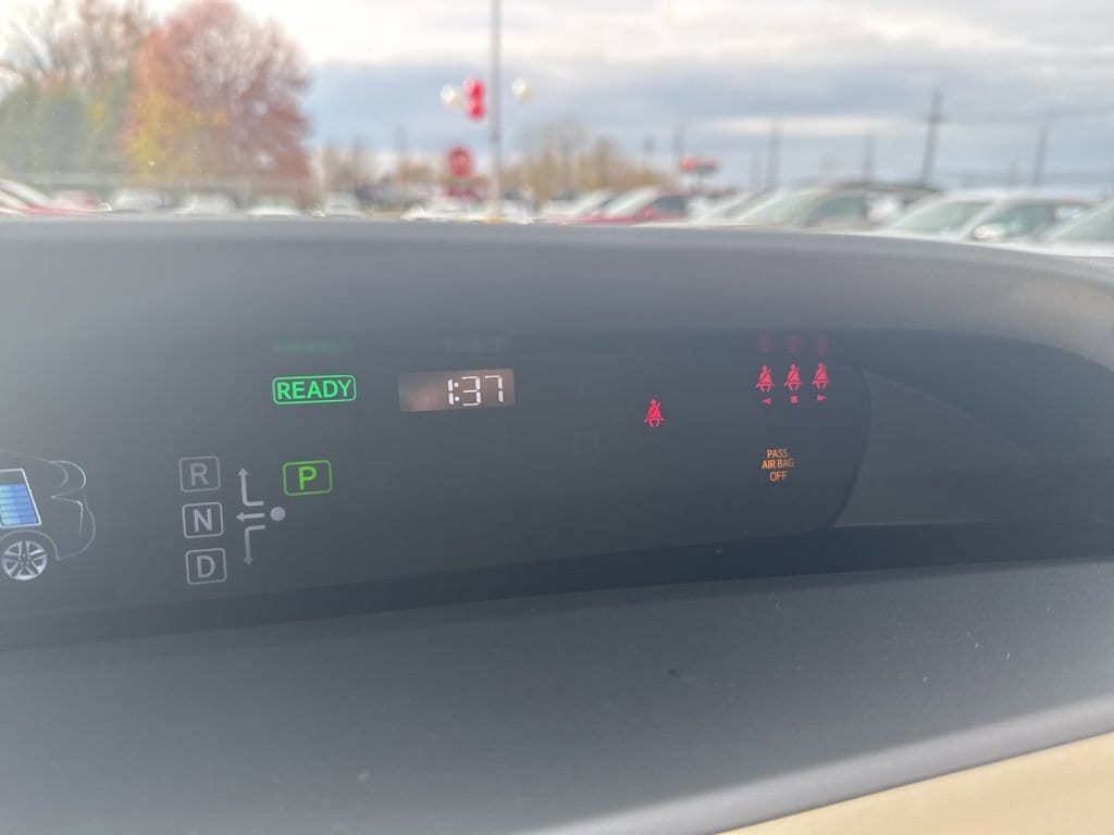 Thumbnail: 2022 Toyota Prius - 34