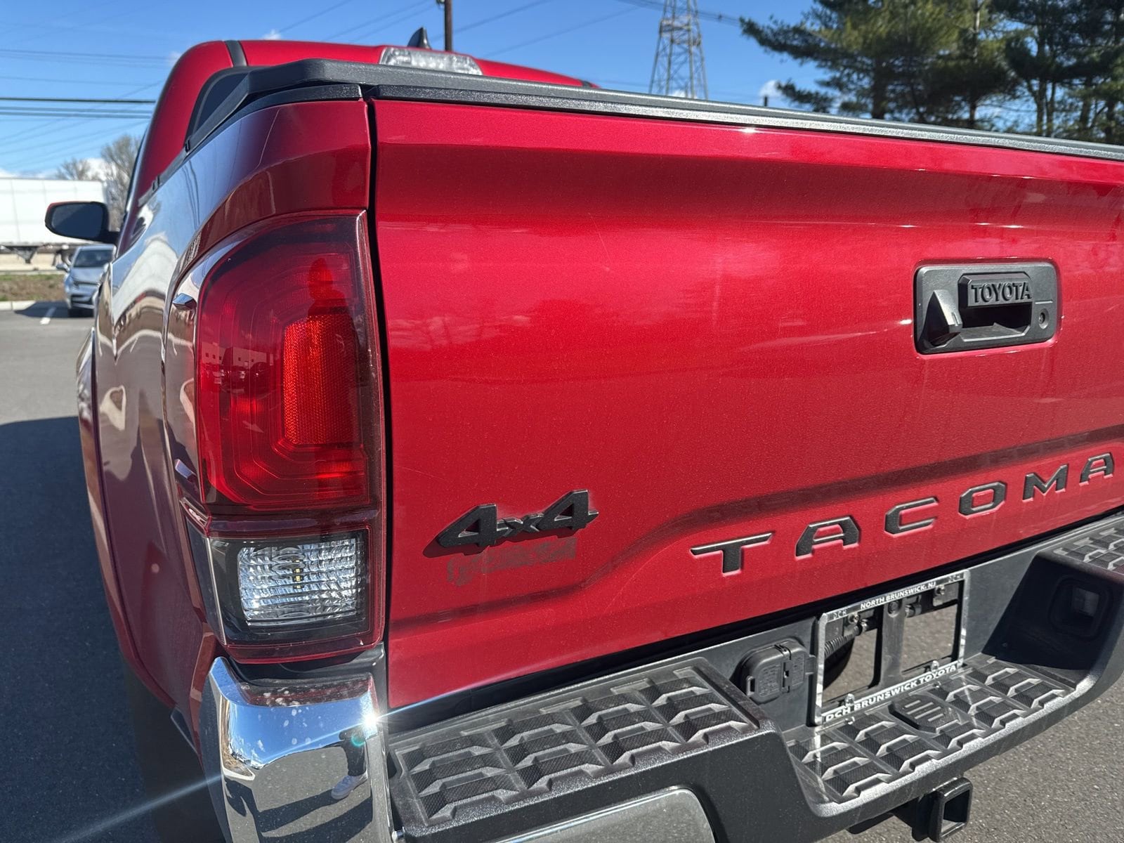 Thumbnail: 2021 Toyota Tacoma - 19