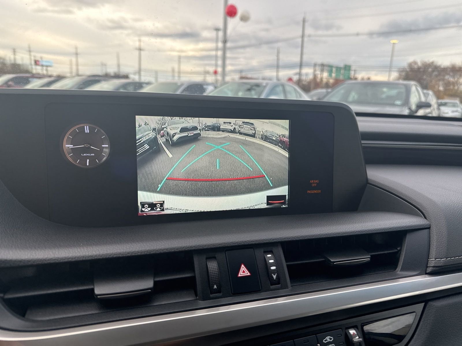 Thumbnail: 2020 Lexus ES - 26