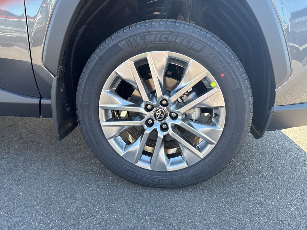 Thumbnail: 2025 Toyota RAV4 - 8