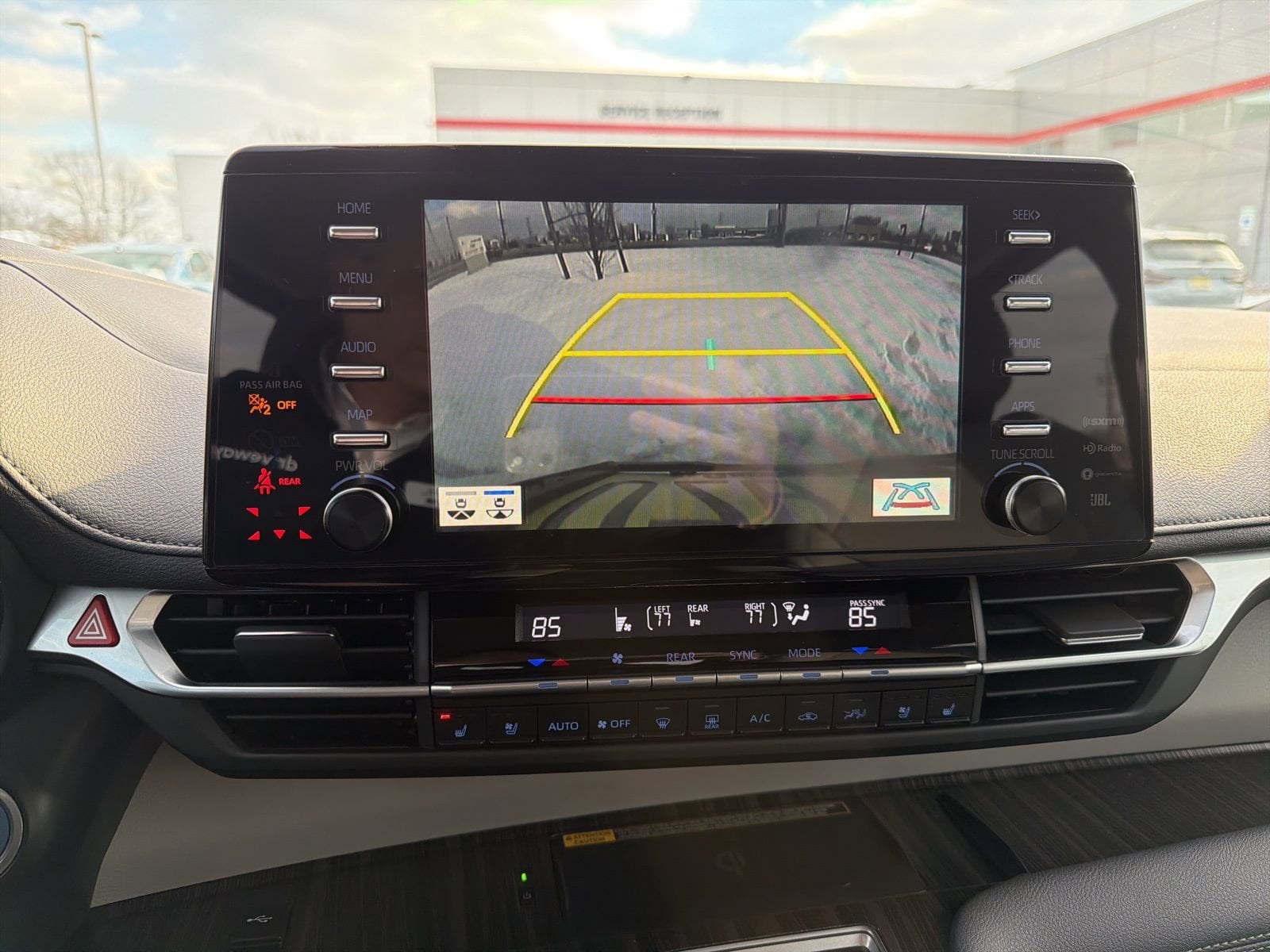 Thumbnail: 2024 Toyota Sienna - 27