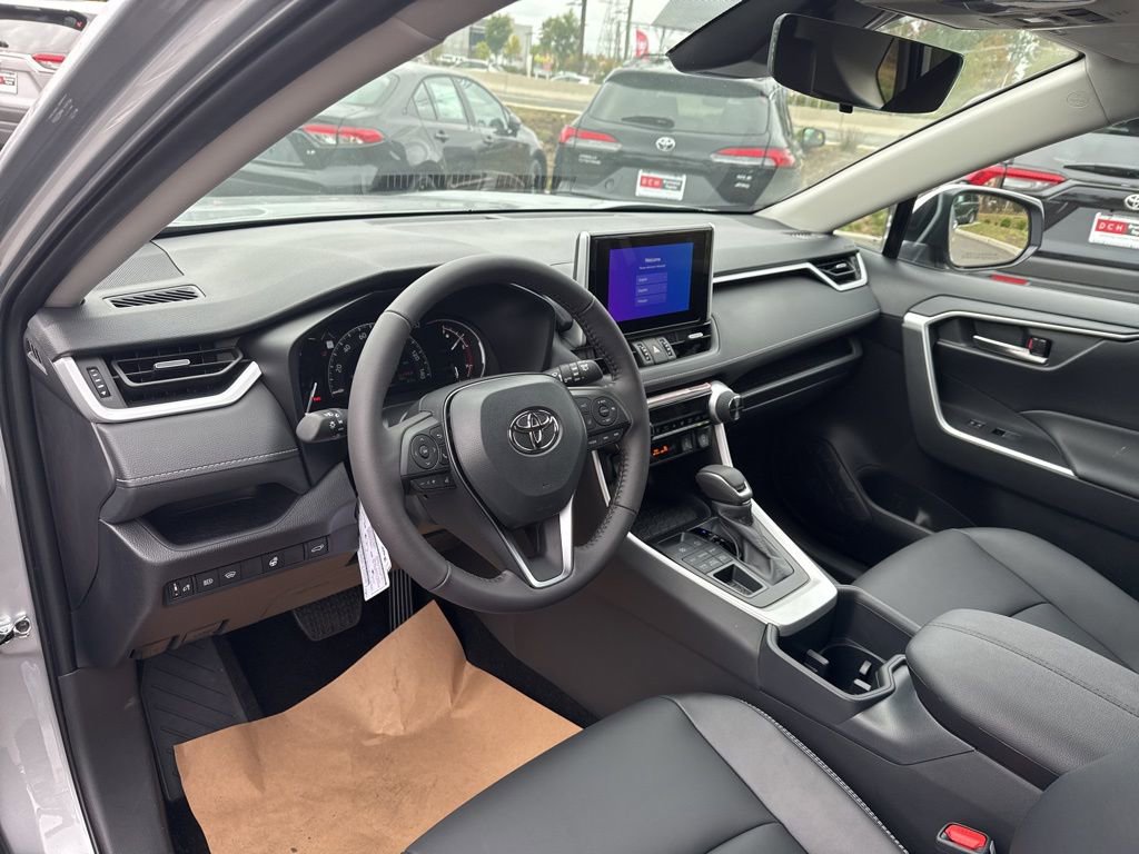 Thumbnail: 2025 Toyota RAV4 - 10