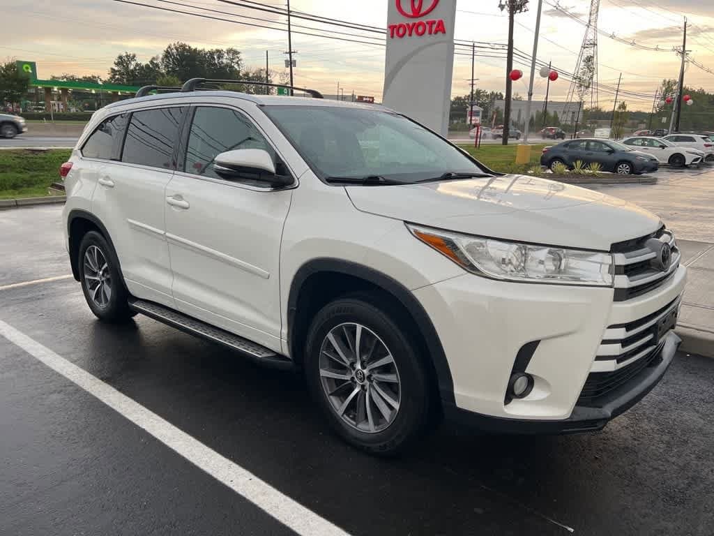 Thumbnail: 2018 Toyota Highlander - 2