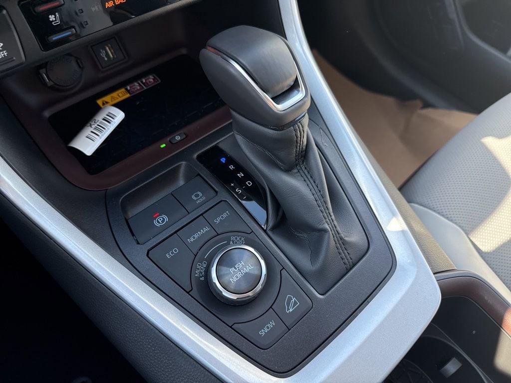 Thumbnail: 2025 Toyota RAV4 - 22