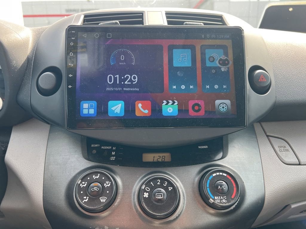 Thumbnail: 2011 Toyota RAV4 - 6