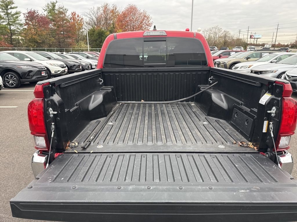 Thumbnail: 2021 Toyota Tacoma - 18