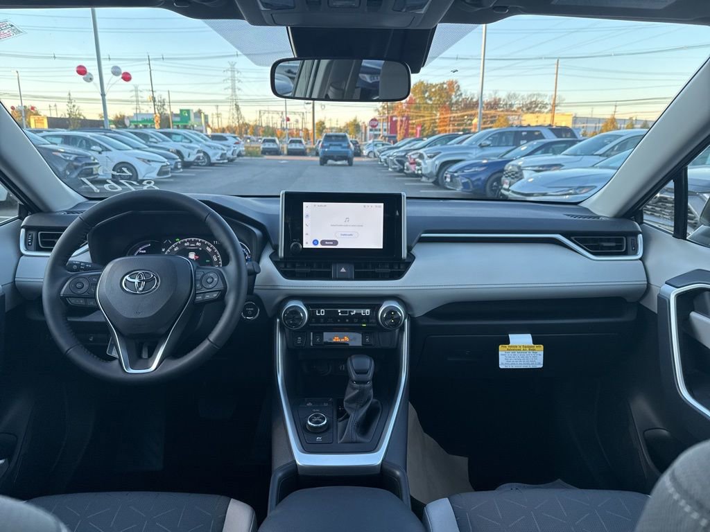 Thumbnail: 2025 Toyota RAV4 - 17