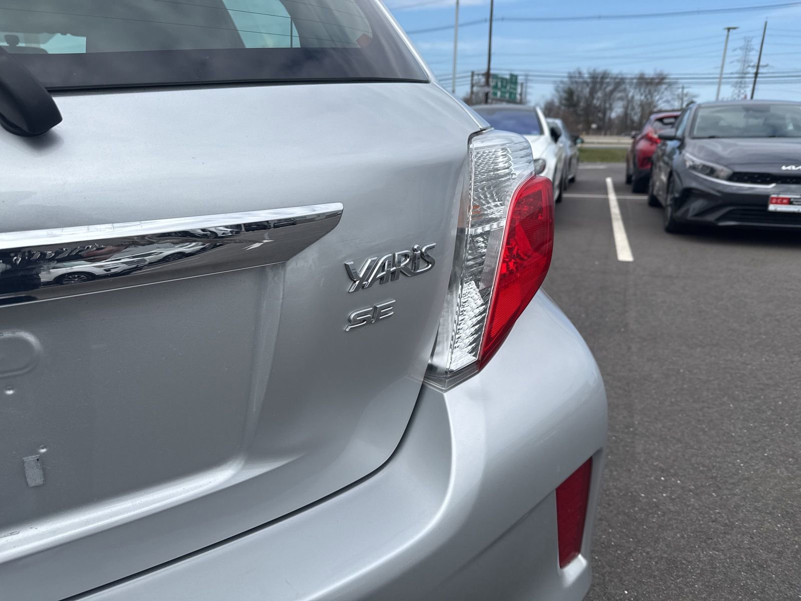 Thumbnail: 2012 Toyota Yaris - 14