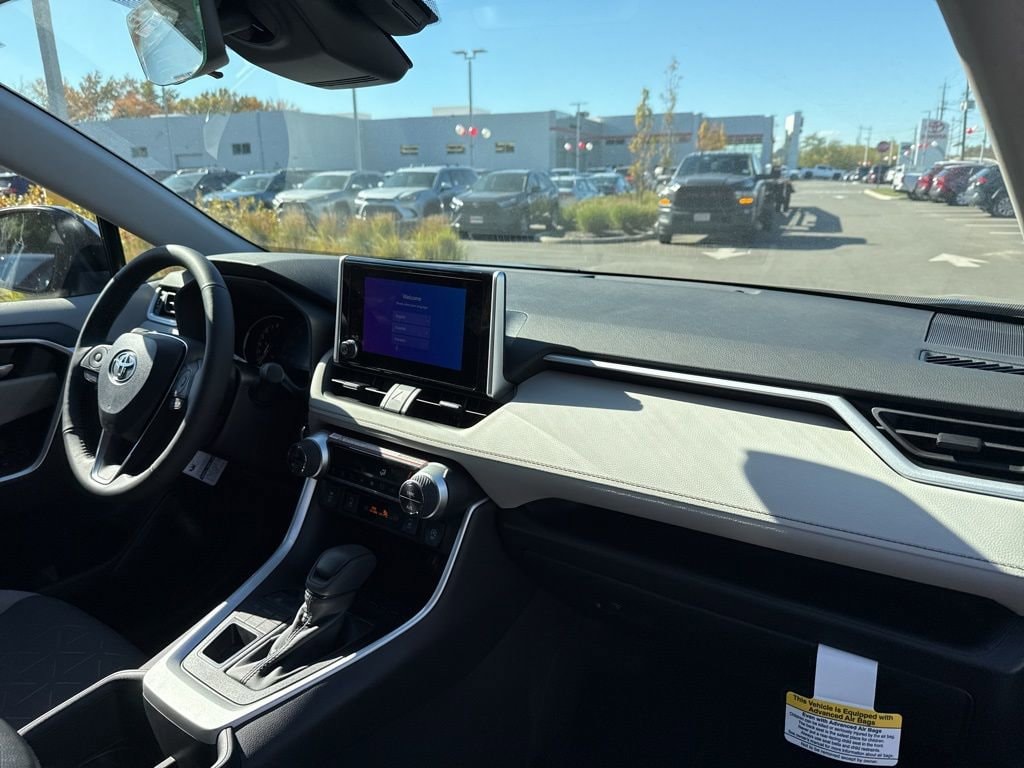 Thumbnail: 2025 Toyota RAV4 - 13