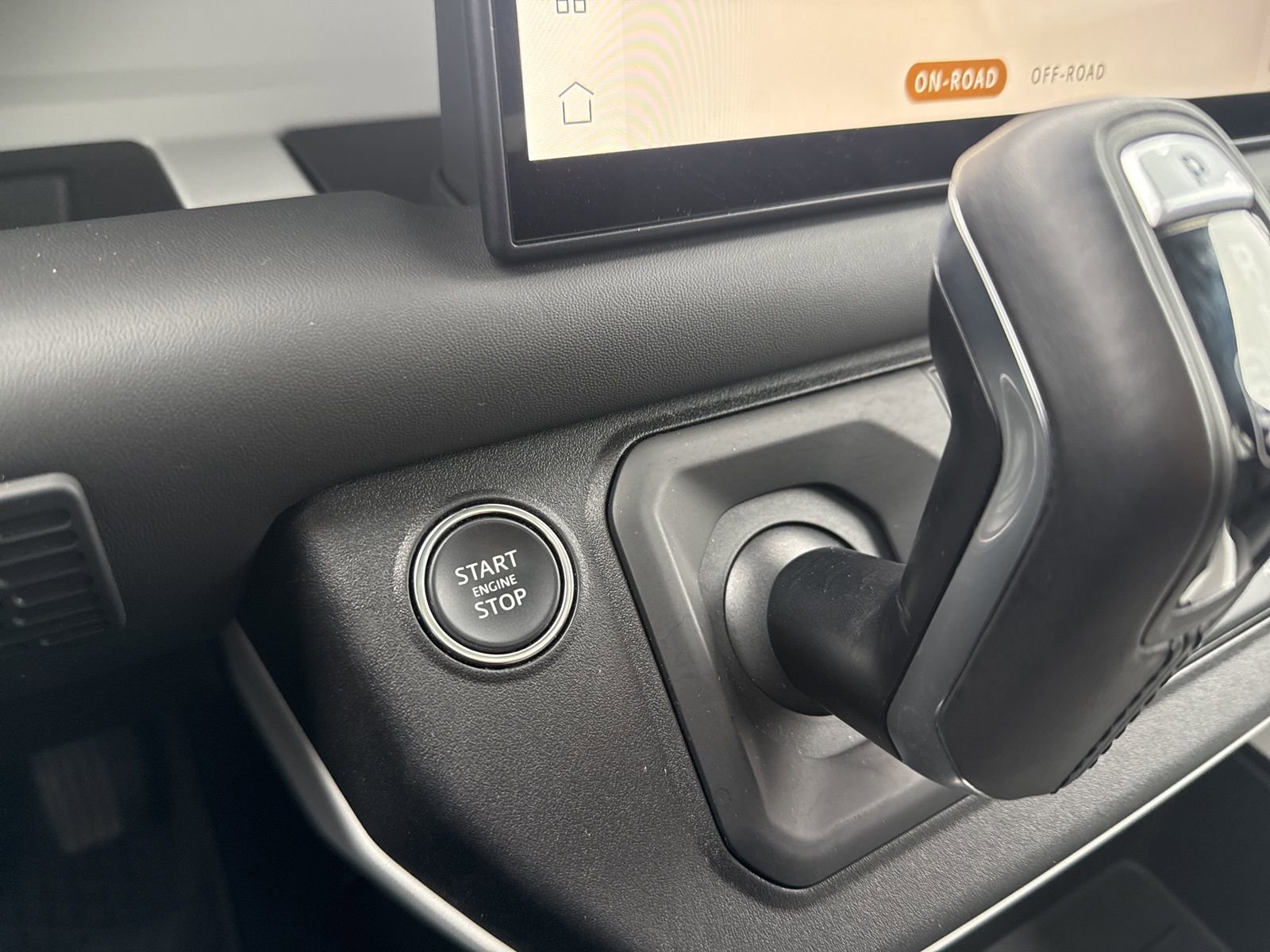 Thumbnail: 2025 Land Rover Defender - 31