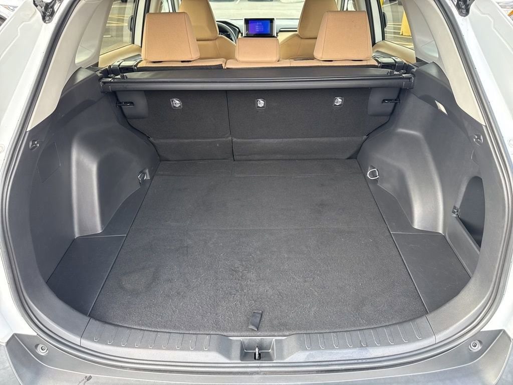 Thumbnail: 2023 Toyota RAV4 - 23