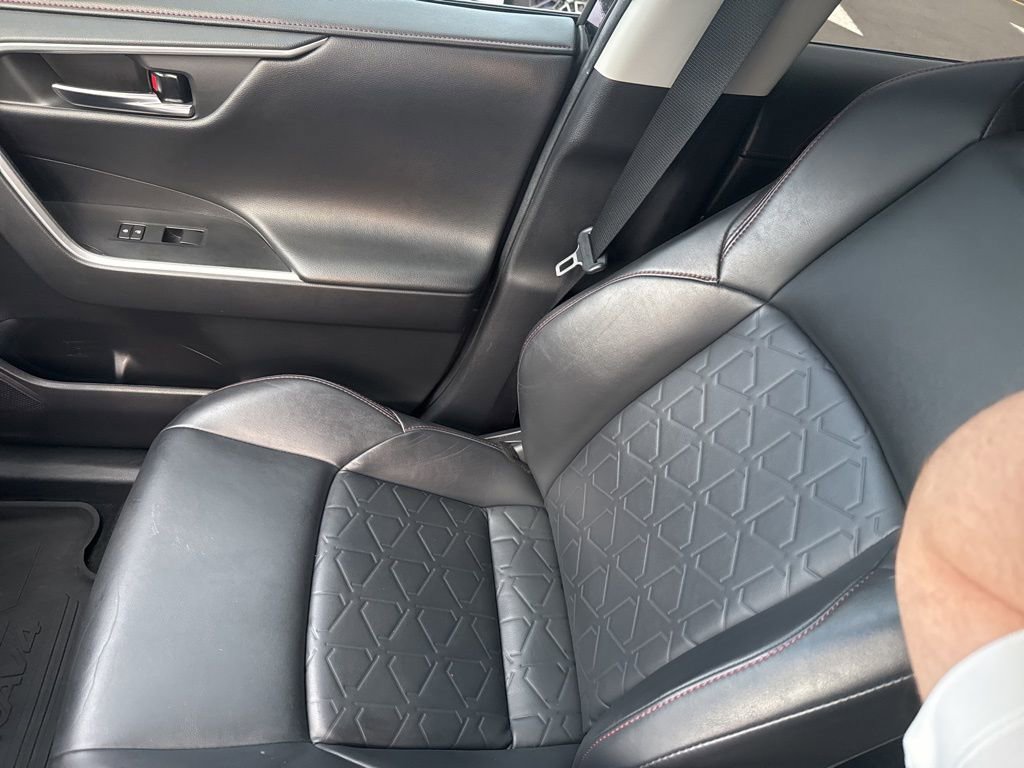 Thumbnail: 2020 Toyota RAV4 - 14