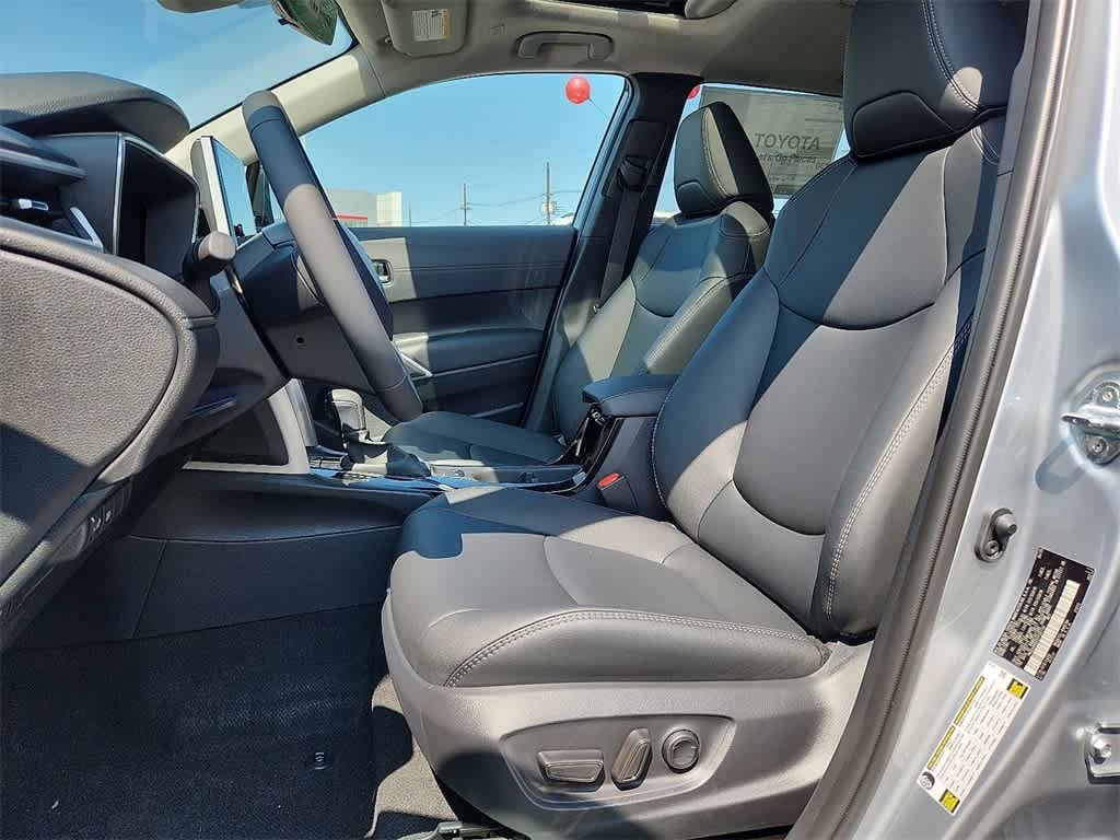 2025 Toyota Corolla Cross XLE 13