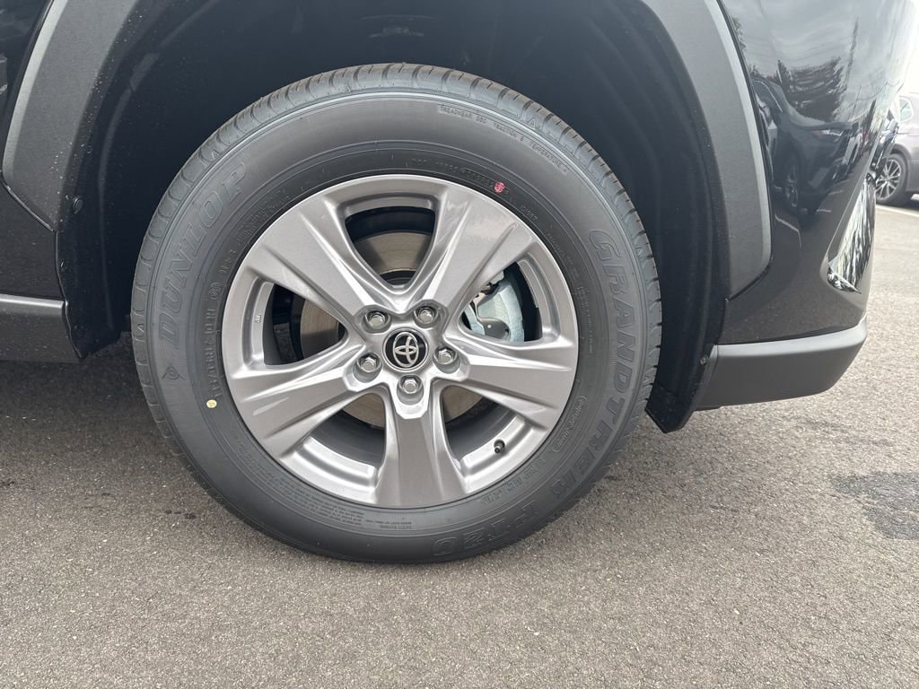 Thumbnail: 2025 Toyota RAV4 - 8