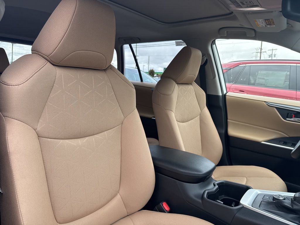 Thumbnail: 2025 Toyota RAV4 - 14