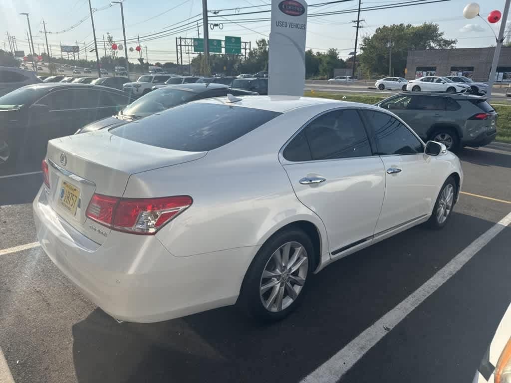 Thumbnail: 2010 Lexus ES - 3
