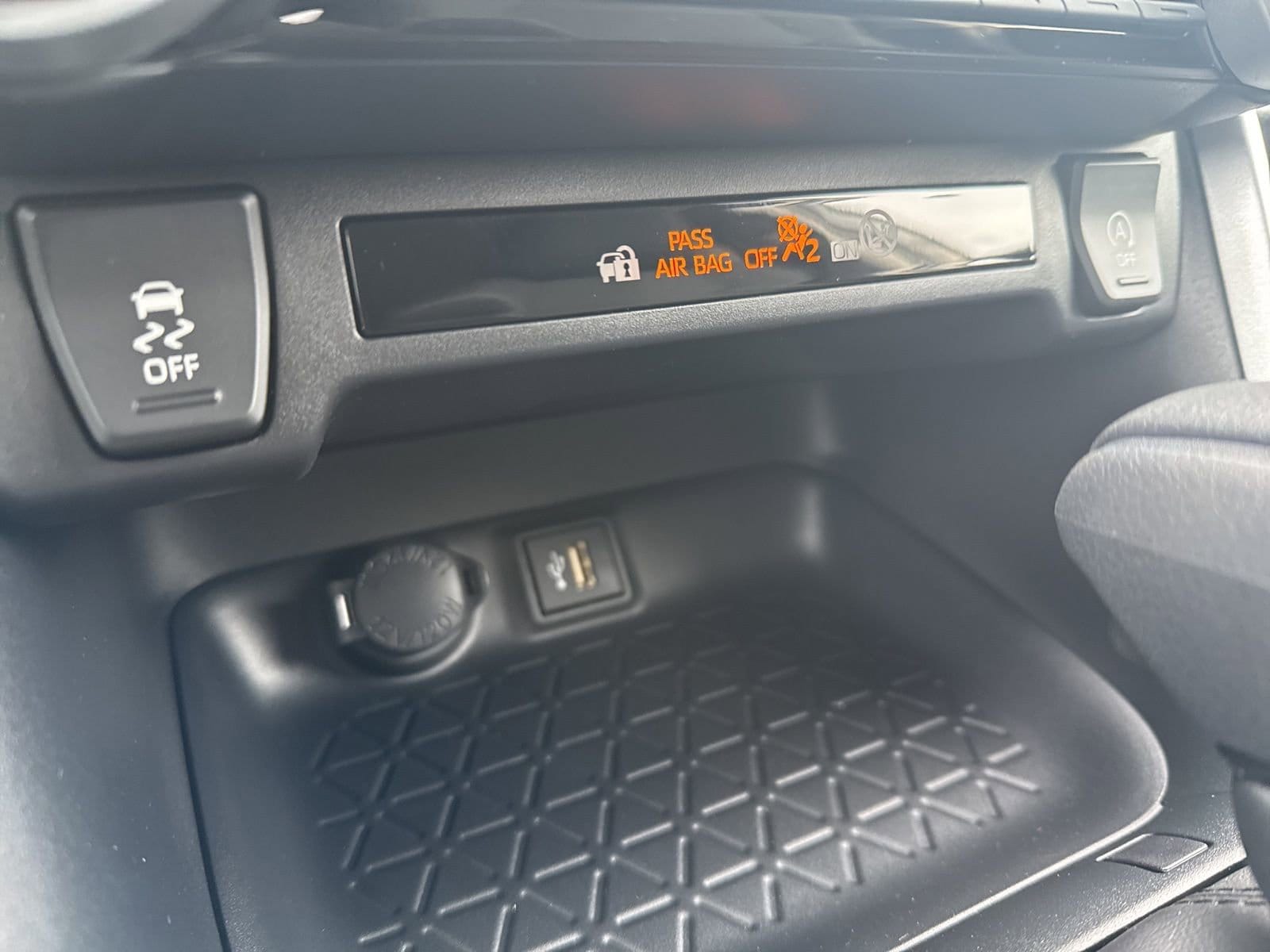 Thumbnail: 2025 Toyota RAV4 - 21