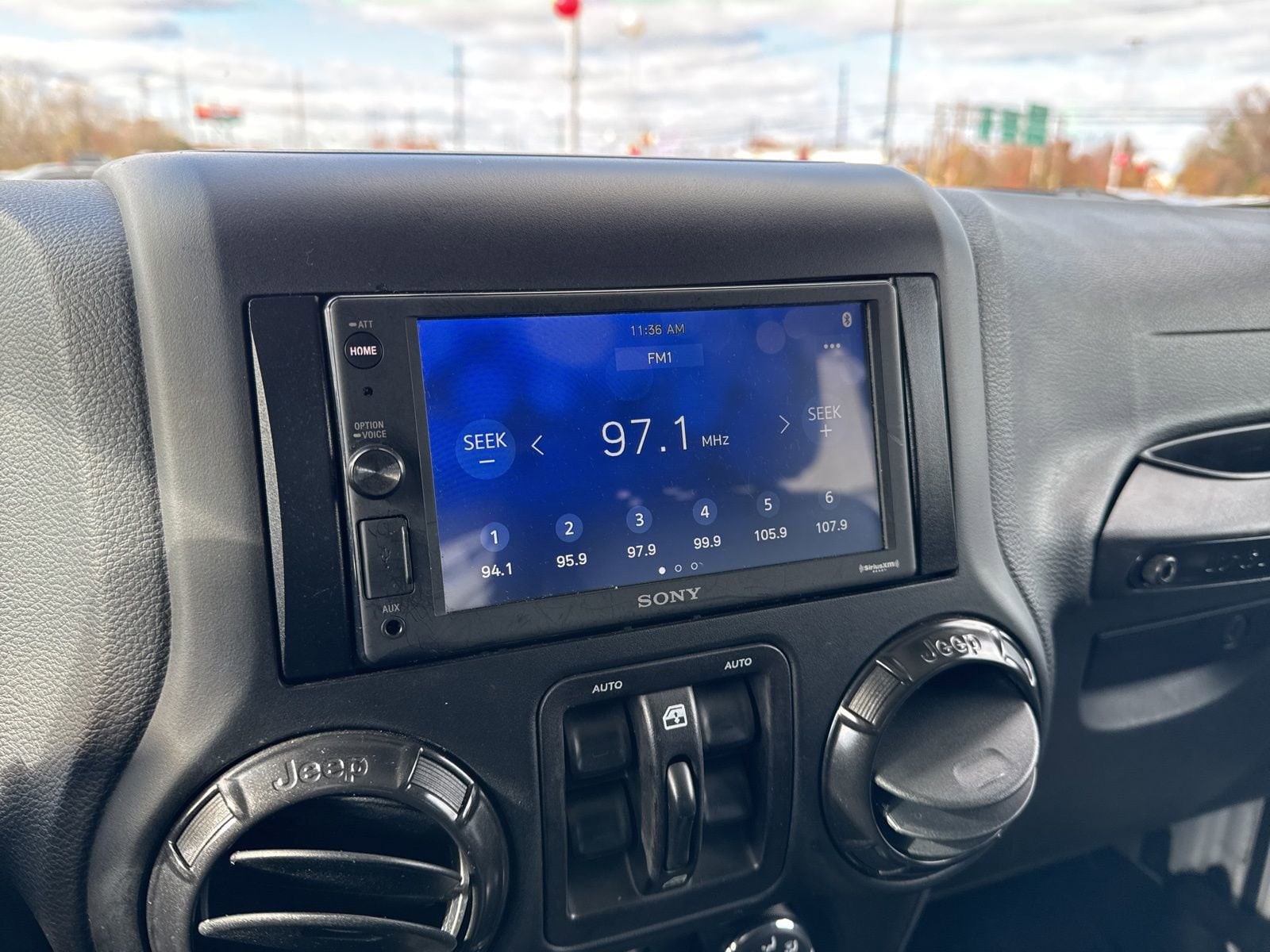 Thumbnail: 2017 Jeep Wrangler - 25