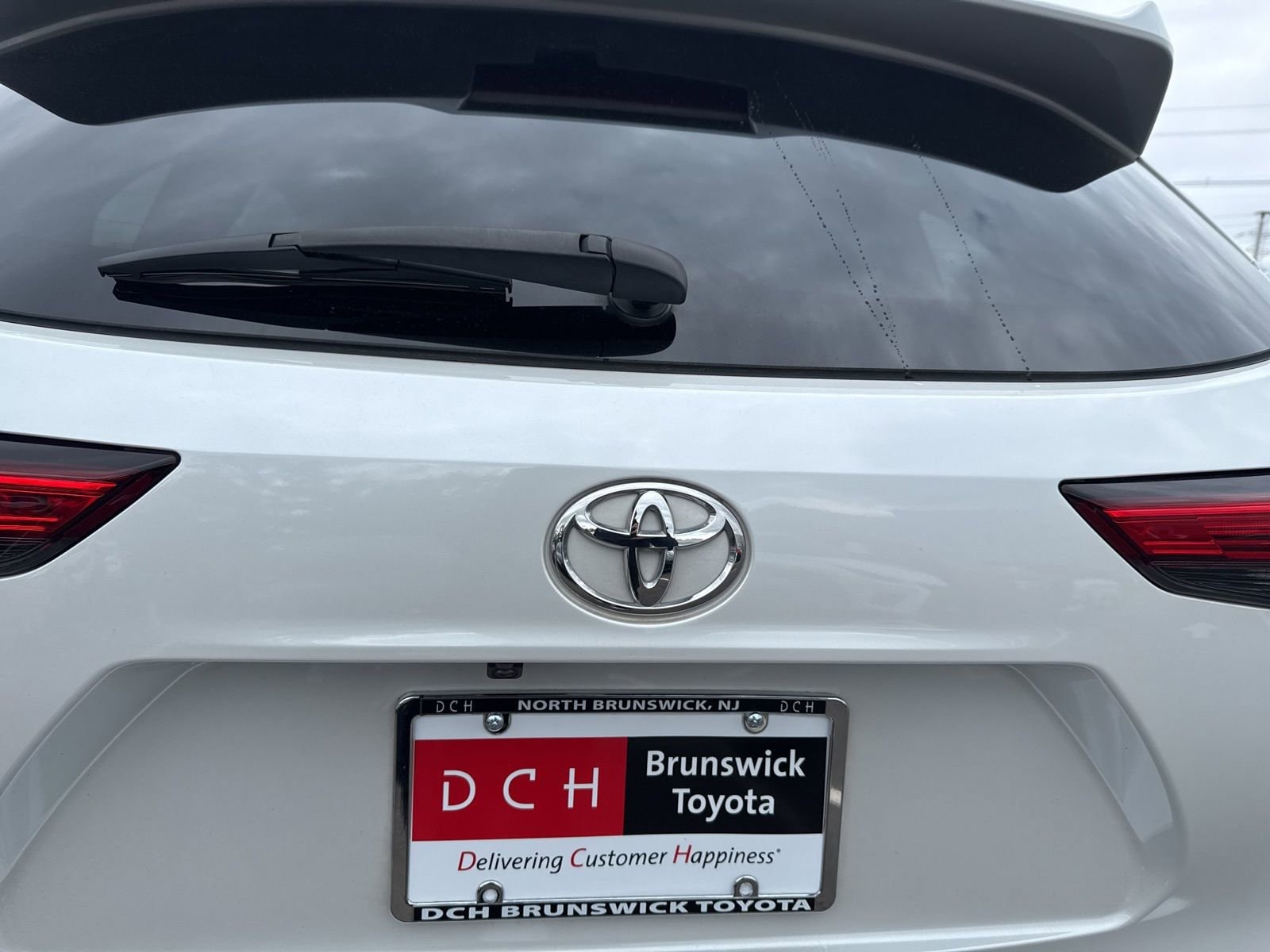 Thumbnail: 2023 Toyota Highlander - 17