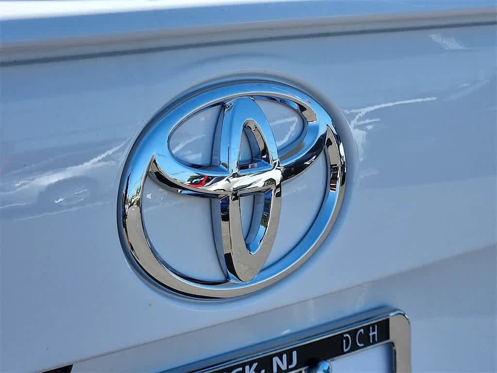 Thumbnail: 2025 Toyota RAV4 - 17