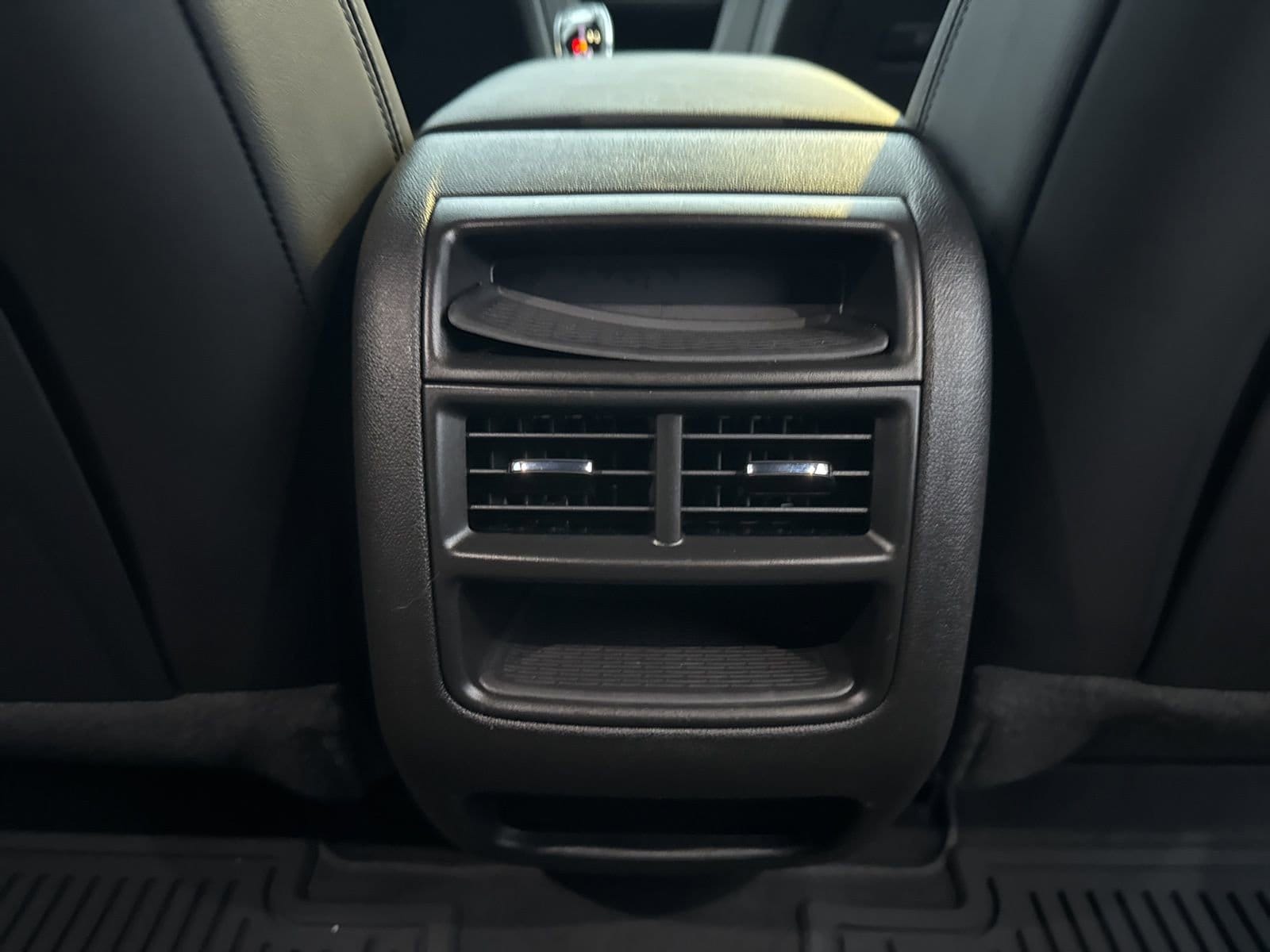 Thumbnail: 2023 Cadillac XT5 - 35