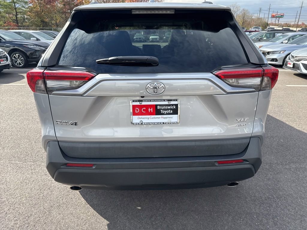 Thumbnail: 2020 Toyota RAV4 - 13